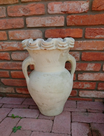 Amfora s vlnkami hladká